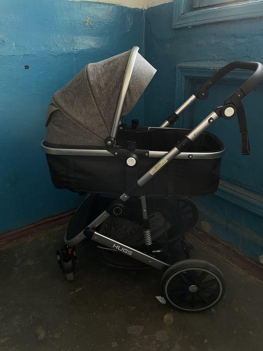 Продаётся коляска 3в1