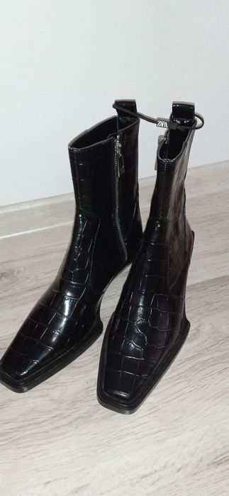 Cizme Zara USA,model croco ,piele croco ,masura 38
