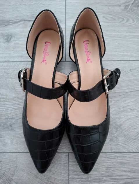 Vand pantofi dama marimea 40