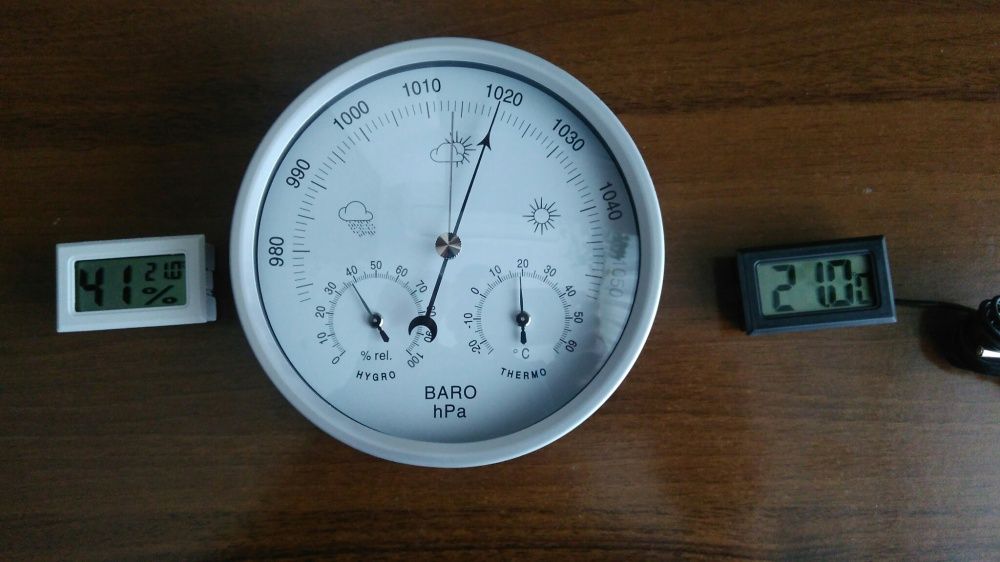 Комбинирани уреди - Барометър, термометър и хигрометър, хигрометър.