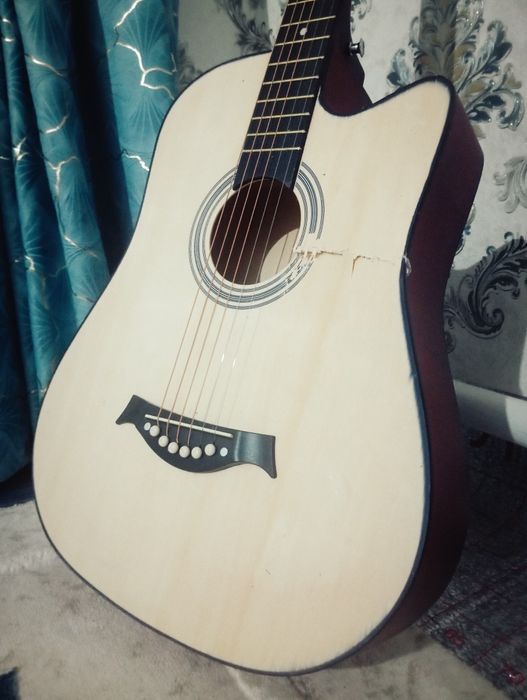 Гитара сатамын!!