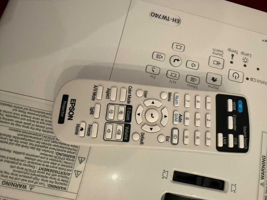 Videoproiector Epson TW740 Full HD + Wireless – 3300 lumeni