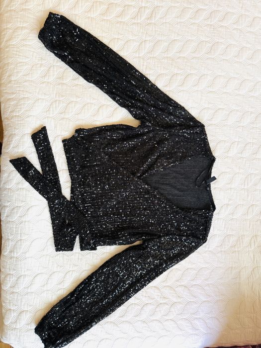 Пайетена блузка  в черно