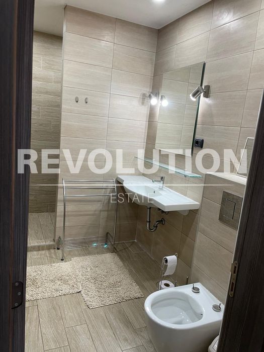 Дава се под наем Тристаен апартамент в Варна, Бриз - 160 кв.м за 897.6 € - Снимка #7