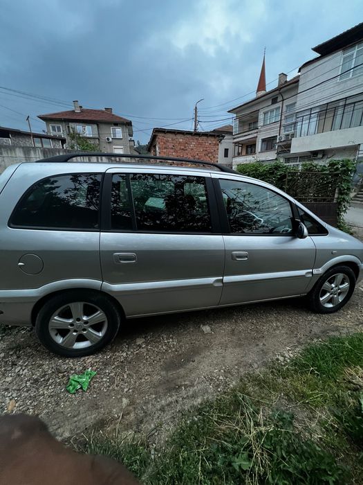 Opel Zafira 2.0 DTI 2005г.