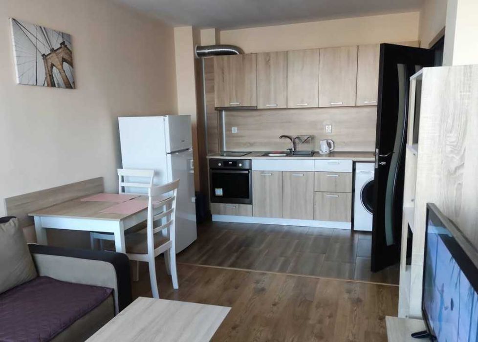 Дава се под наем Двустаен апартамент в Пловдив, Младежки Хълм - 50 кв.м за 318.75 € - Снимка #2