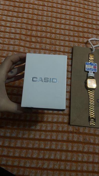 Часы CASIO  продам торг реальному покупателю
