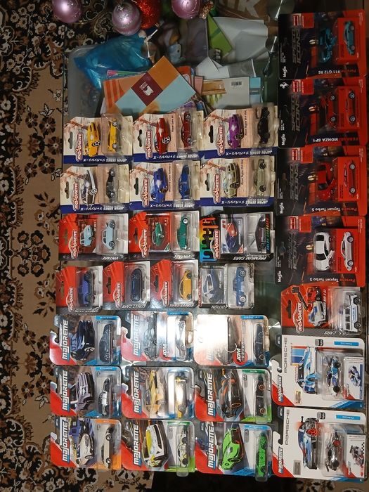 Здравейте продавам една част от личната ми колекция