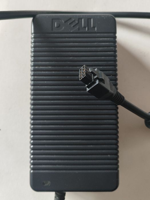 Оригинално зарядно DELL 12V / 18A / 220W 8 PIN