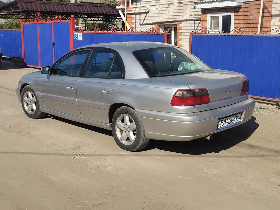 Срочно продам опель омега б 2001 год