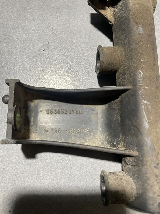Rampa injectoare 9636520780 Peugeot 206 2004 1.6 MT (109 hp)