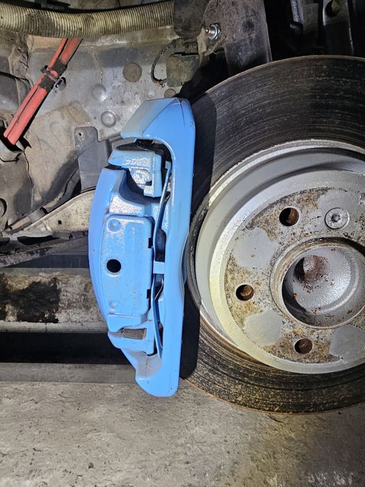 Спирачни апарати и дискове от бмв 335д 335d 286кс 348мм