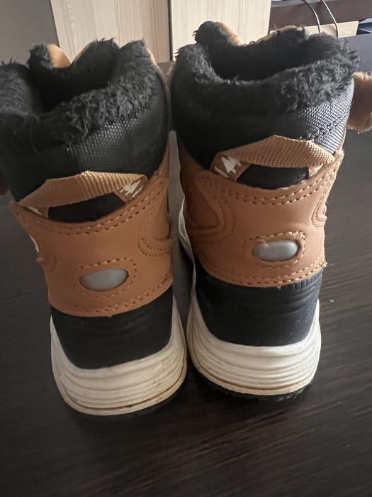 Дебели зимни детски ботуши 25 рр