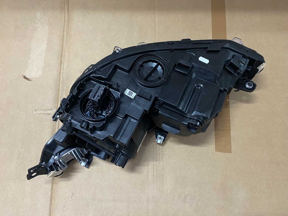 Far dreapta Led Matrix Beam VW Golf 8 R GTE nou original