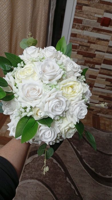 Buchet mireasa alb cu verde