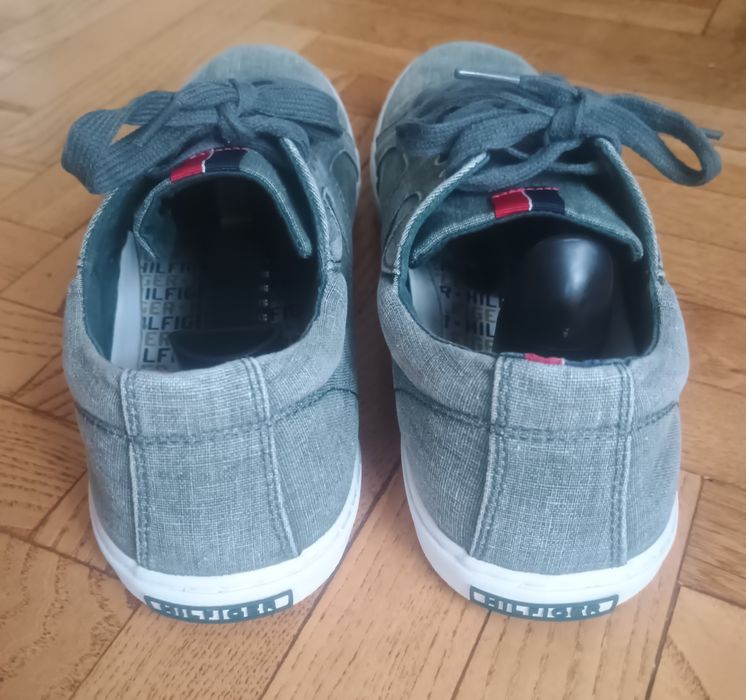 Оригинални мъжки сникърси Tommy Hilfiger
В отлично състояние
Номер