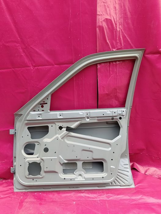Дверь приора переднии правый