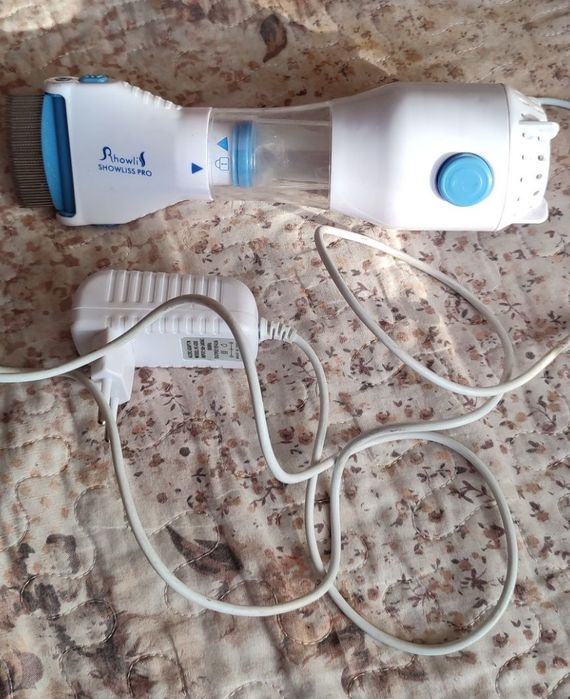 Pieptene cu aspirator anti-păduchi
Howli Showliss Pro
Howli Showliss P