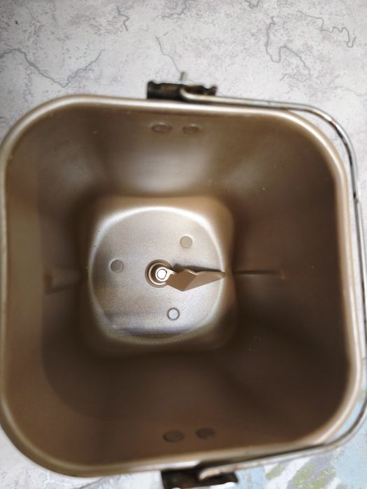 Продам хлебопечка Redmond