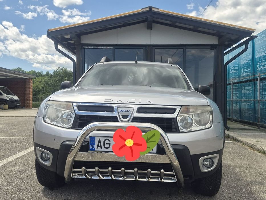 Vând Dacia Duster