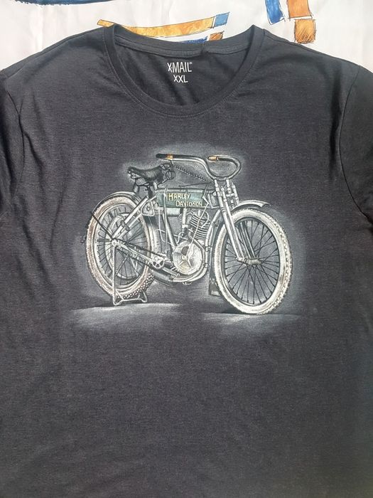 Ръчно рисувана тениска