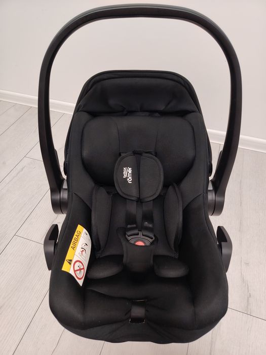 Scoică auto bebe Britax Römer i-Size, stare foarte bună