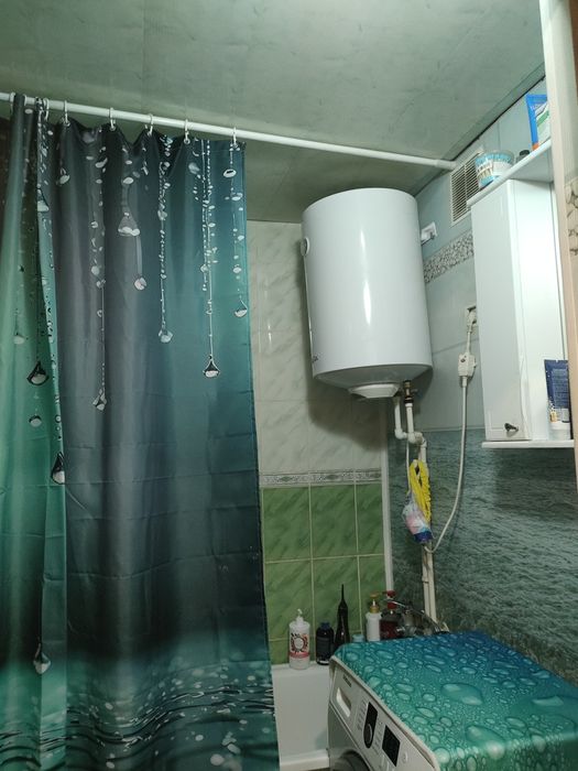 Продаю двухкомнатную квартиру на Васильке