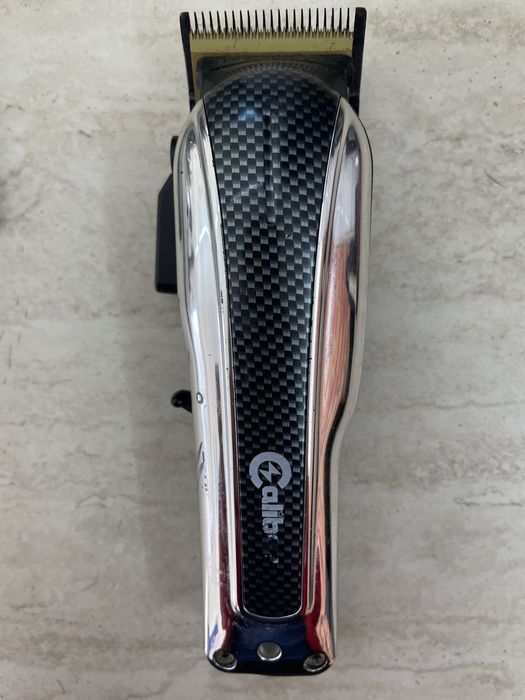 Mașină de tuns Caliber 9mm