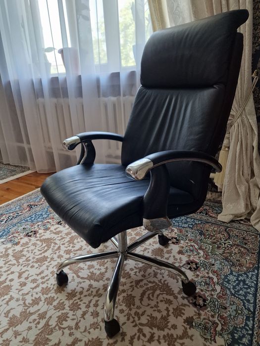 Кресло руководителя, кожанный