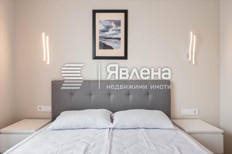 Дава се под наем Тристаен апартамент в Варна, Гръцка махала - 75 кв.м за 1350 € - Снимка #3