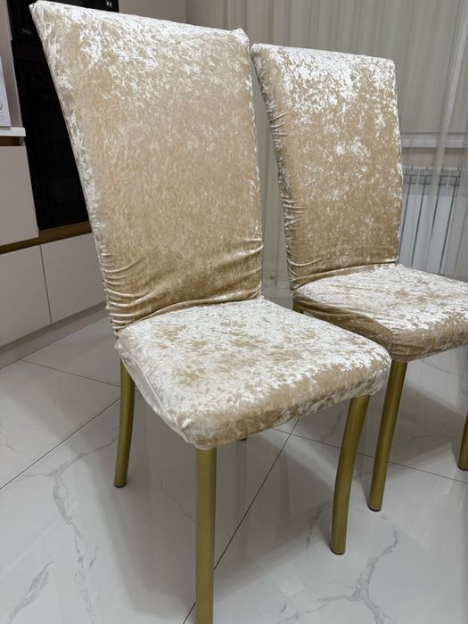 Стол со 6 стульями