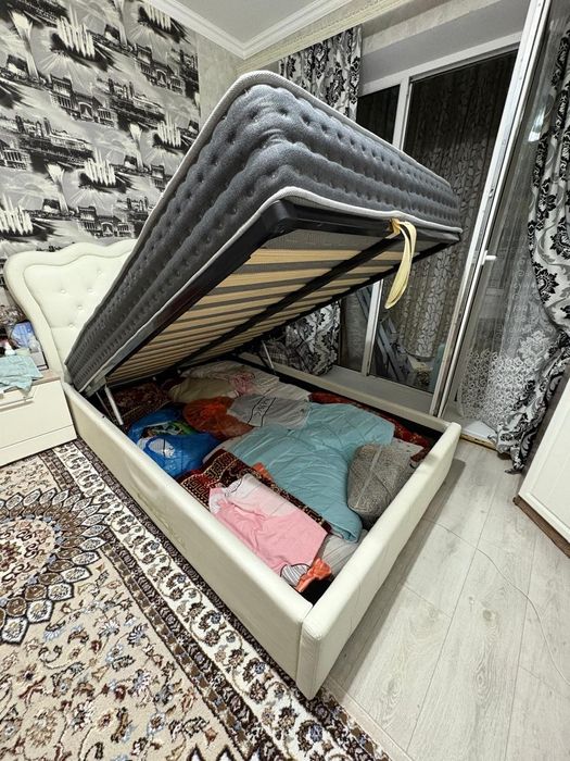 Продаётся кровать 1,5