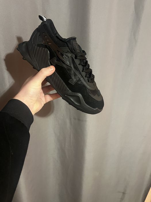 Маратонки off white