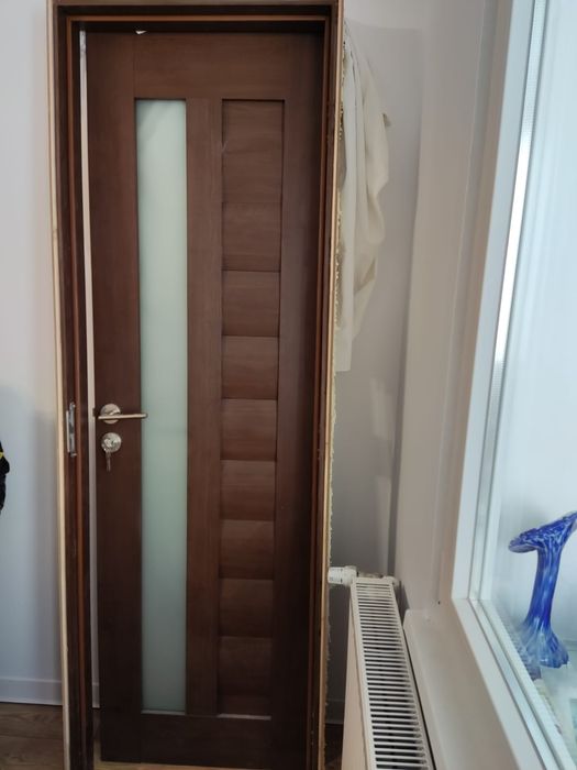 Ușă interior nouă