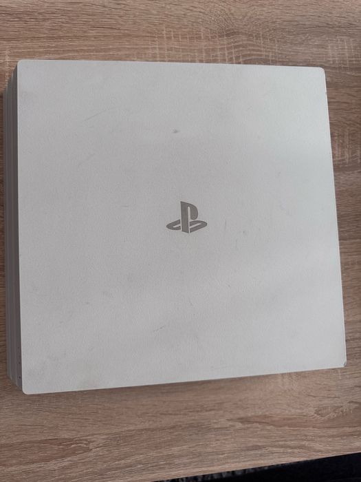 PS4 PRO alb, memorie 1TB
