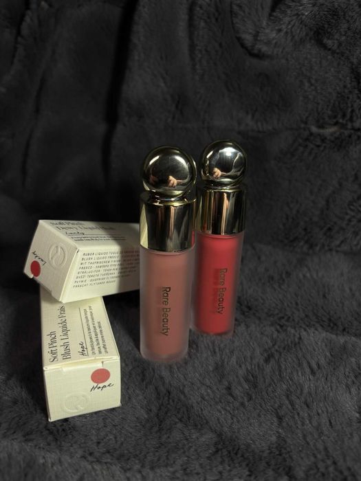 Set Blush Rare Beauty – nuanțele Hope & Lucky