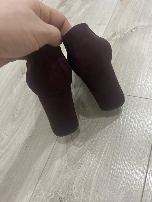 Продам классические туфли