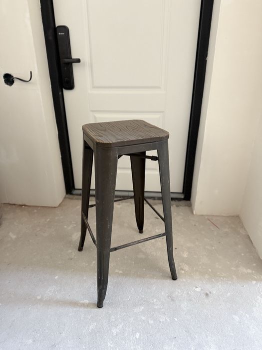 Стул барный дервянный
