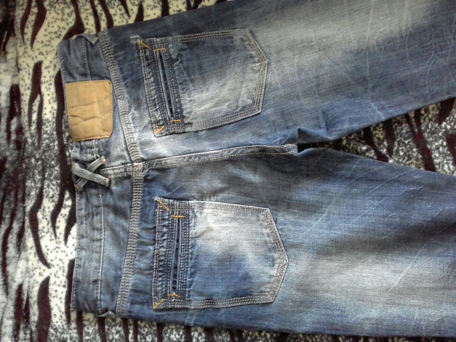 Модные, дерзкие, ооочень симпатичные джинсы на стройного парня!