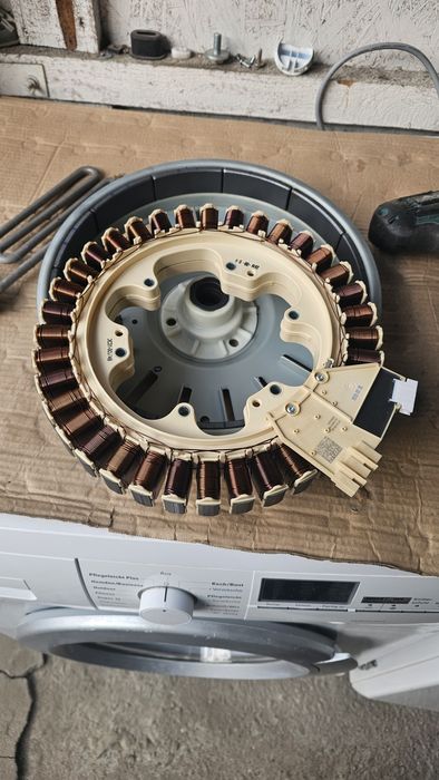 Vând motor pentru eoliană