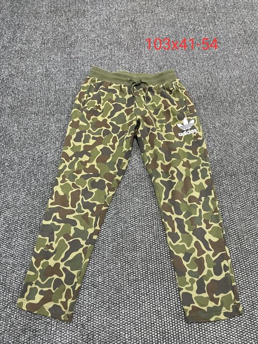 Adidas  камуфлаж анцуг L размер
