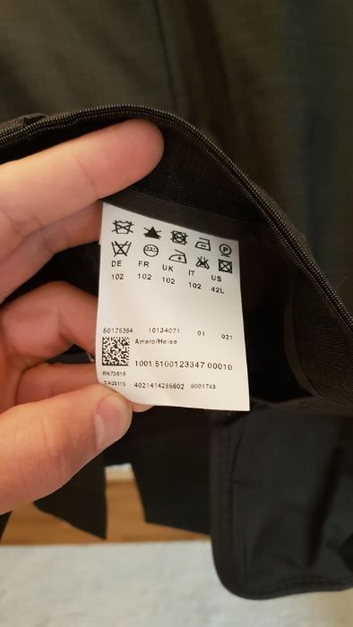 Costum Hugo Boss 2 piese, nou, înaltă calitate, cumpărat din Londra