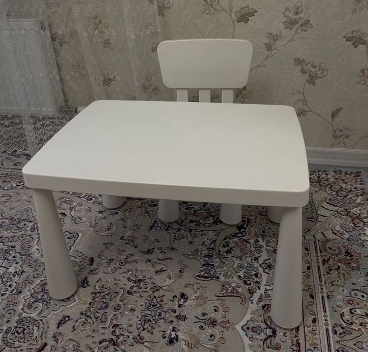 Продам детский стол и стул Икеа