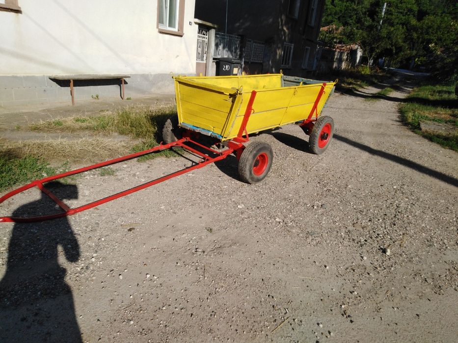 Конска каруца с гумени колела