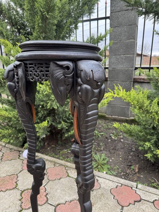 Piedestal din lemn masiv sculptat - stil oriental