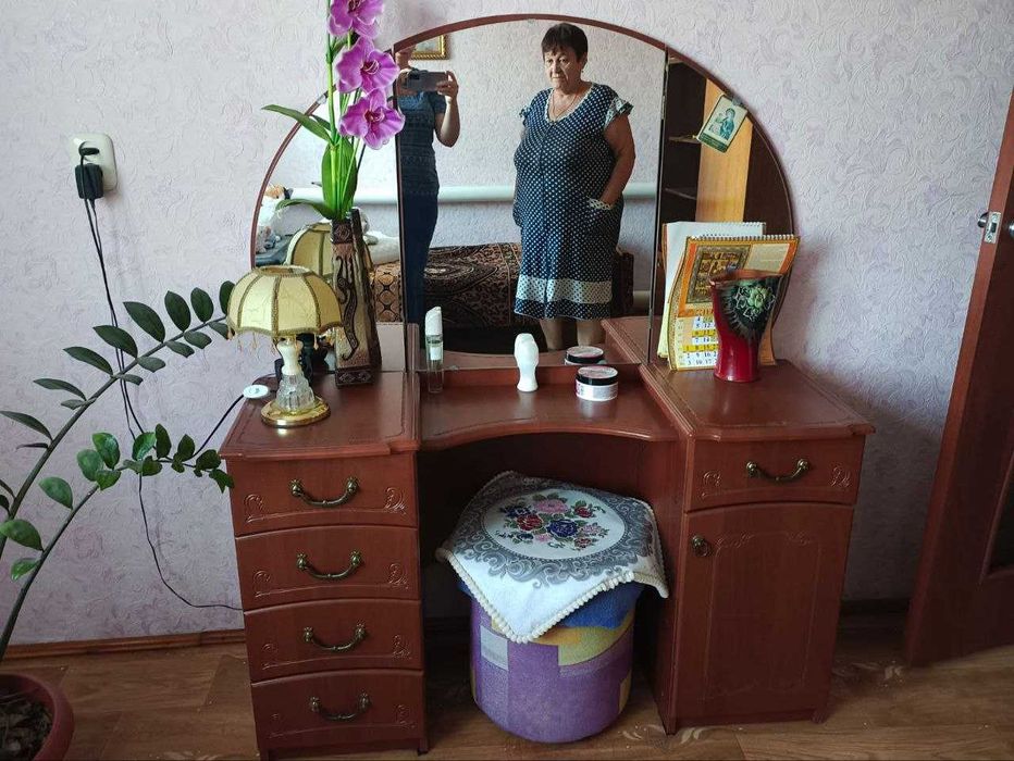 Спальный гарнитур