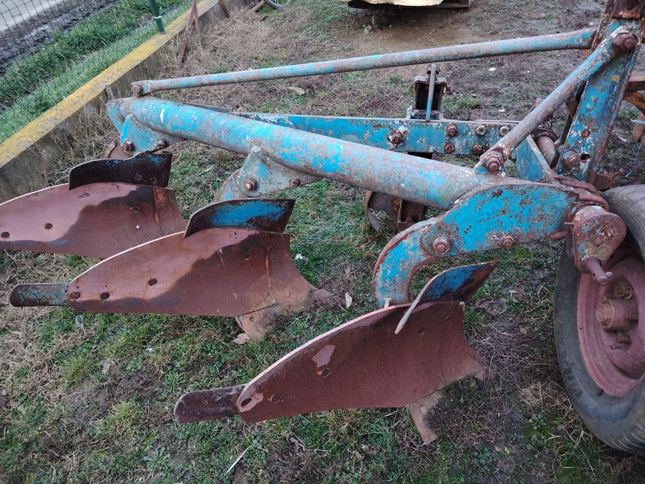 Plug de vânzare romanesc