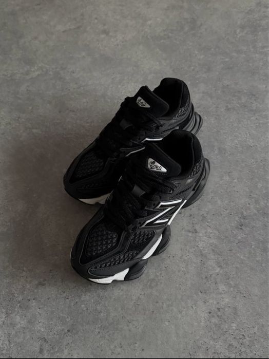 New Balance 9060 black & grey Marime 42