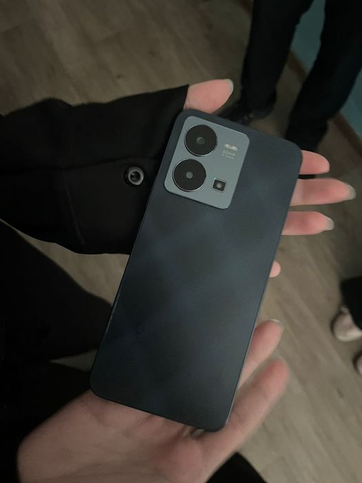 телефон Vivo y35