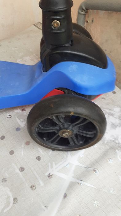 Продаю самокат Скутер